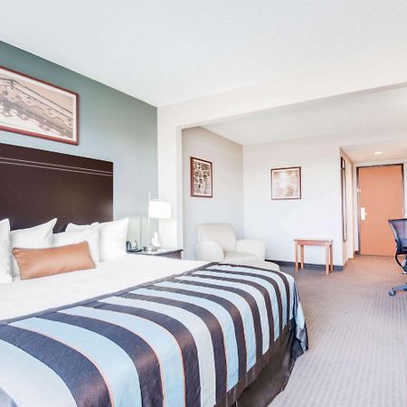 Hotel Wingate By Wyndham Gillette Extérieur photo