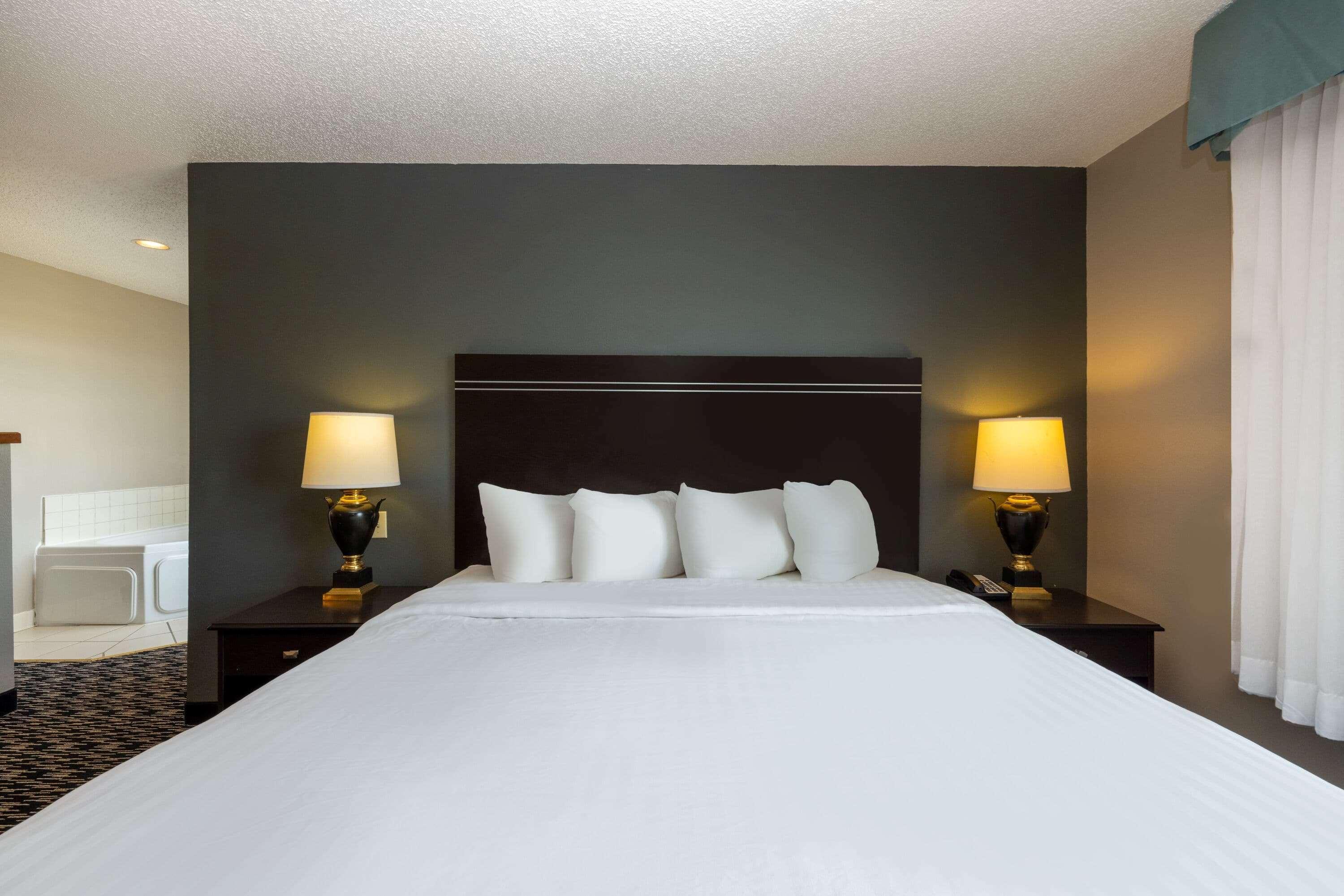 Hotel Wingate By Wyndham Gillette Extérieur photo