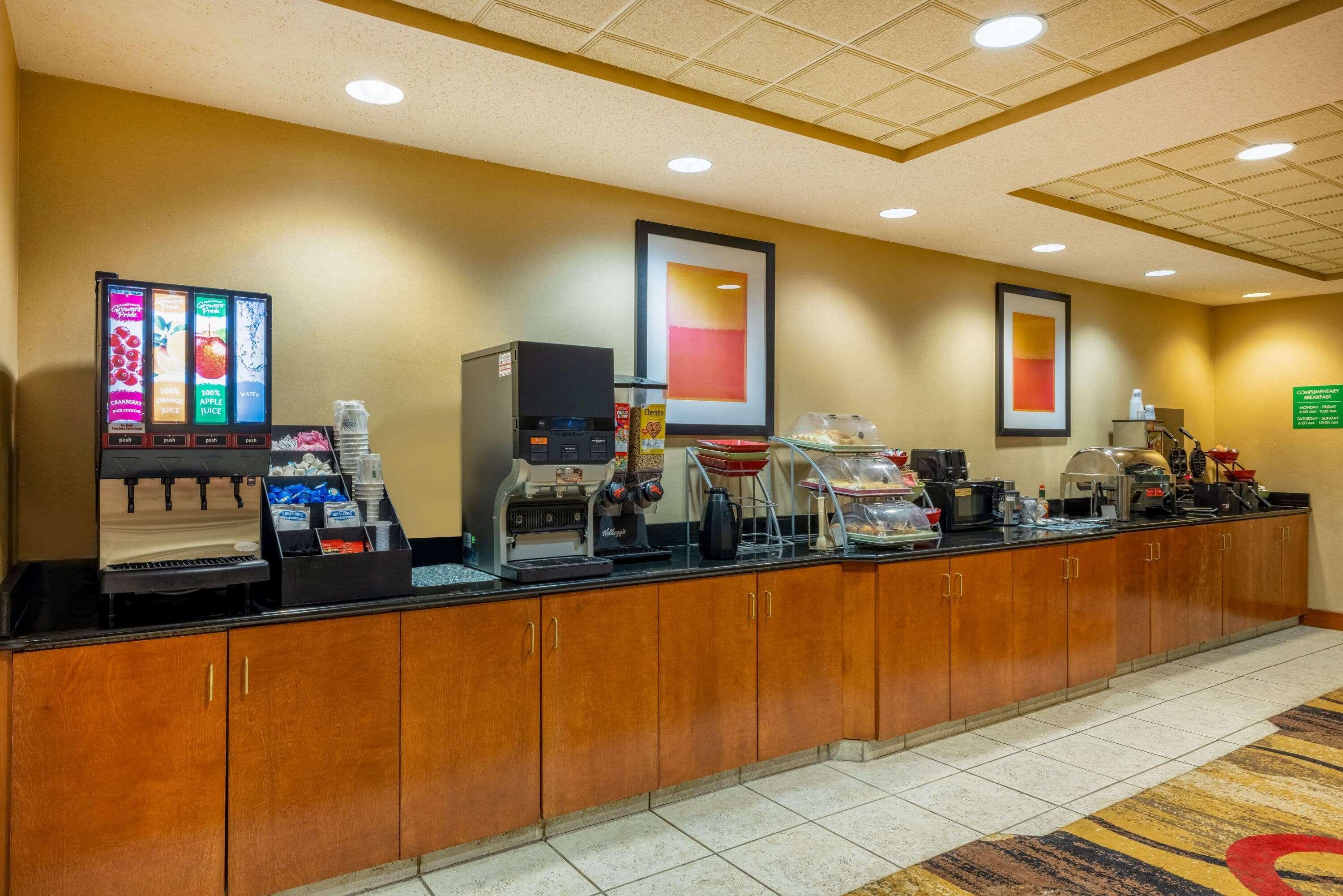 Hotel Wingate By Wyndham Gillette Extérieur photo