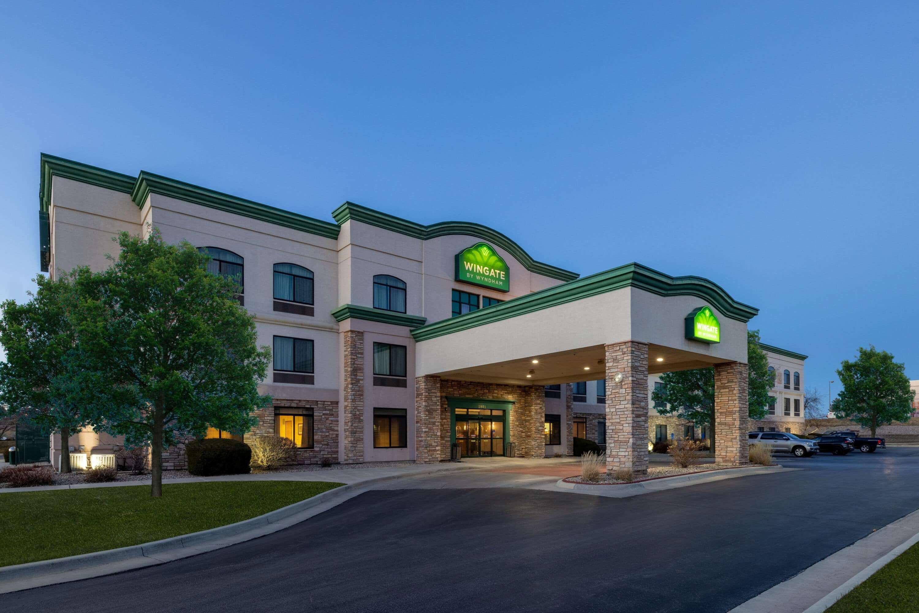 Hotel Wingate By Wyndham Gillette Extérieur photo